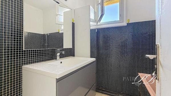 Appartement   3 pièce(s) 65 m2 avec garage et cave