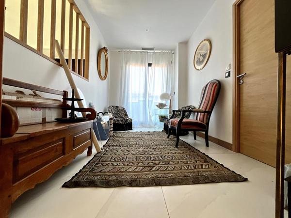 Magnifique maison contemporaine  en R+1 de 120 m² avec piscine sur un terrain de 300 m² en 3 faces