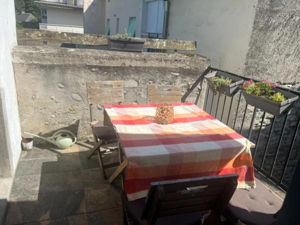 A vendre Maison de ville au coeur de BAGNERES DE BIGORRE avec un jardin  ()