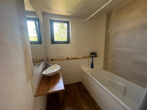 A vendre Maison de ville au coeur de BAGNERES DE BIGORRE avec un jardin  ()
