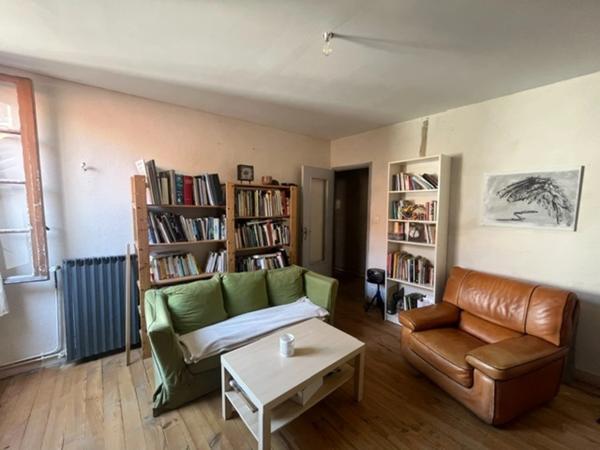 A vendre Maison de ville au coeur de BAGNERES DE BIGORRE avec un jardin  ()