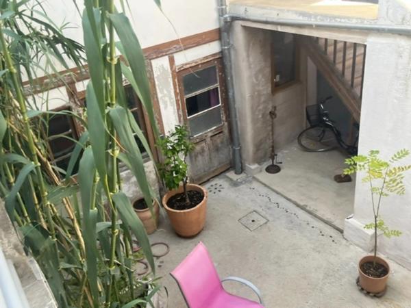 A vendre Maison de ville au coeur de BAGNERES DE BIGORRE avec un jardin  ()