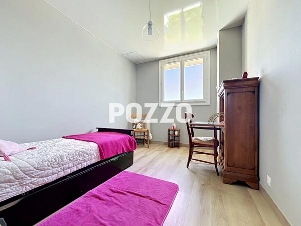 A VENDRE. CONDE SUR VIRE. MAISON AVEC 3 CHB ET JARDIN. CONDE SUR VIRE