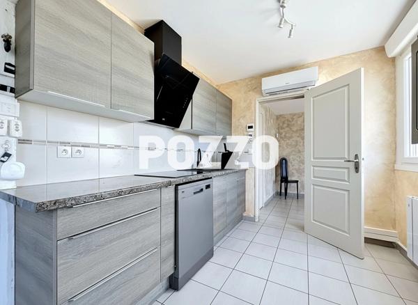 A VENDRE. CONDE SUR VIRE. MAISON AVEC 3 CHB ET JARDIN. CONDE SUR VIRE
