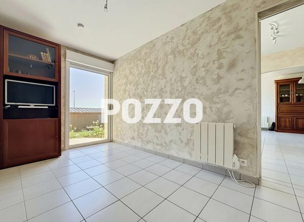 A VENDRE. CONDE SUR VIRE. MAISON AVEC 3 CHB ET JARDIN. CONDE SUR VIRE