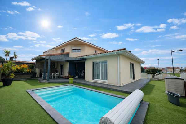 Villa 6 pièces avec piscine, jardin et garage à Elne