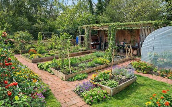 Maison à vendre    5 pièces •  Gallardon