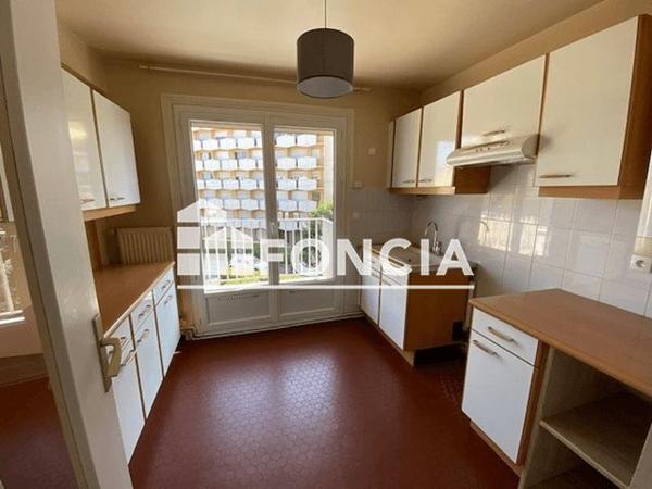 Location Appartement 2 pièces 57 m² - 26 BIS RUE DE LA ROCHETTE Melun 77000