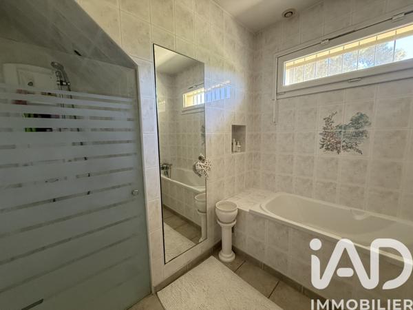 Maison à vendre 6 pièces 151 m² Aramon