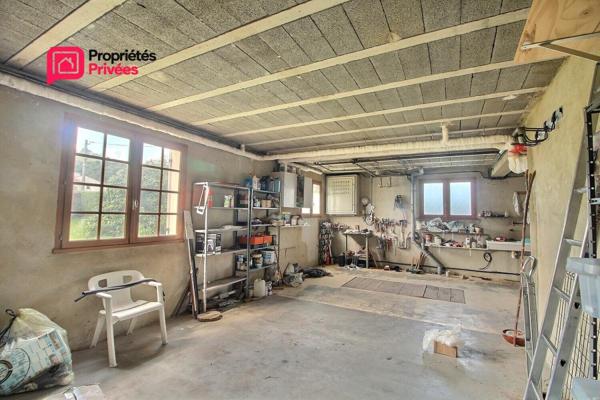 Spacieuse maison 4 chambres, un bureau ,grand  garage, atelier, avec vue., au calme