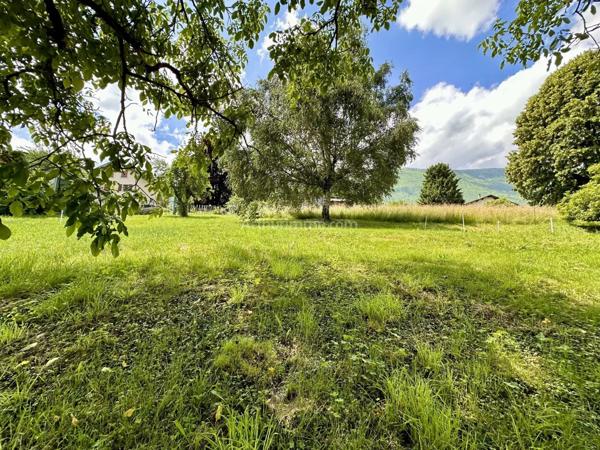 Vente Terrain 1036 m2 à La Motte-Servolex