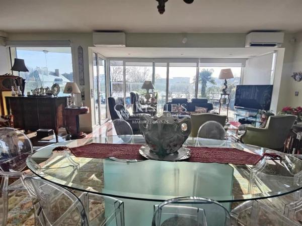 Appartement avec grande terrasse et piscine à La Rochelle