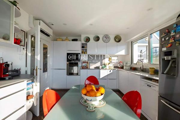 Appartement avec grande terrasse et piscine à La Rochelle