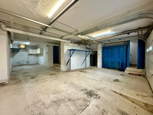 TARARE CENTRE - SPACIEUSE MAISON FAMILIALE DE 4 CHAMBRES AVEC EXTÉRIEUR