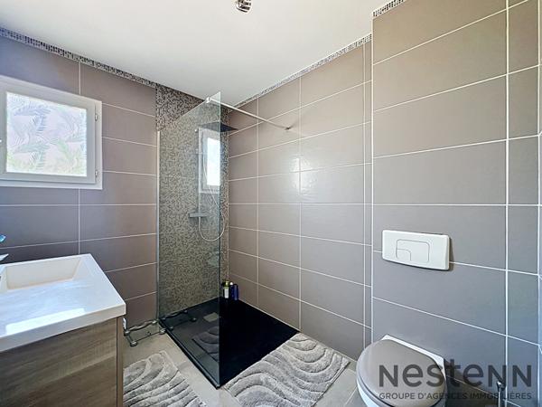Maison 4 pièces de 86 m² à Trets avec extérieur et beau potentiel