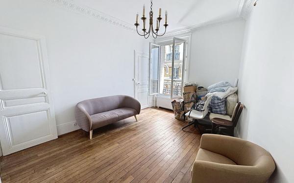 Appartement à vendre    3 pièces • 48 m2 Paris 20