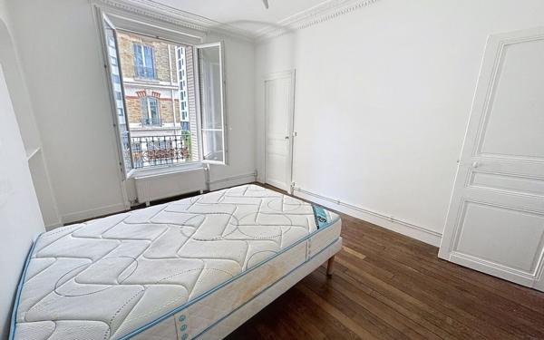 Appartement à vendre    3 pièces • 48 m2 Paris 20