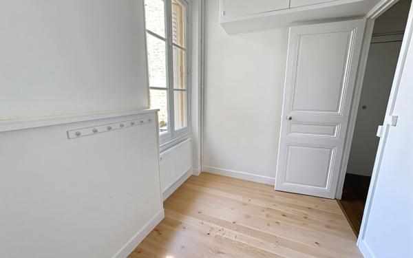 Appartement à vendre    3 pièces • 48 m2 Paris 20