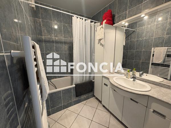 Location Appartement 3 pièces 65.53 m² - 83 RUE FRANCOIS REBOUL Hyeres Les Palmiers 83400