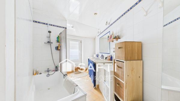 Maison de ville au coeur de la Pallice