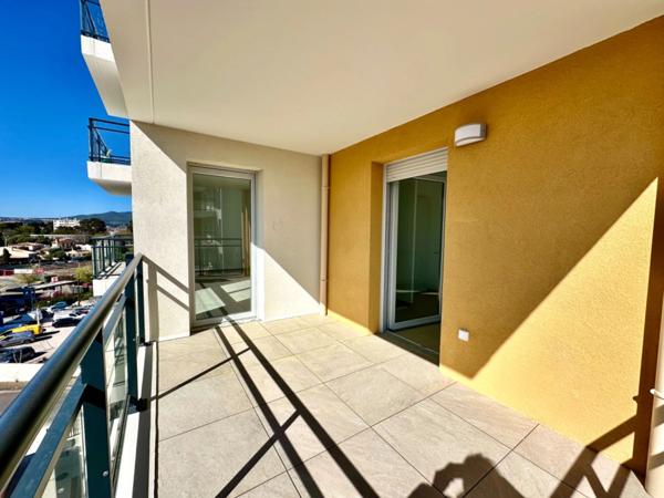 Marseille 12ème, proche de St Julien/Beaumont, T3 DE 57m2 NEUF avec terrasse de 8m2, 2 places de parking en sous-sol.