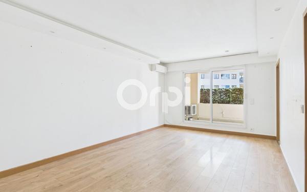 Appartement à vendre    1 pièce • 32,30 m2 Mandelieu-la-Napoule