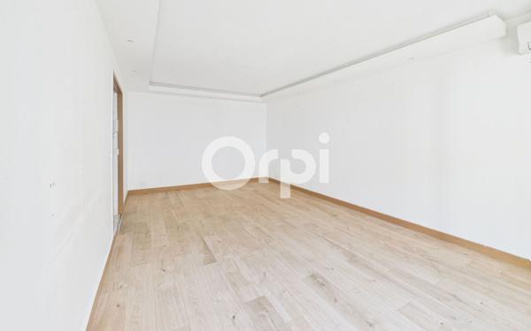 Appartement à vendre    1 pièce • 32,30 m2 Mandelieu-la-Napoule
