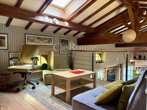 Élégante propriété de caractère avec appartement indépendant, piscine et vues dégagées