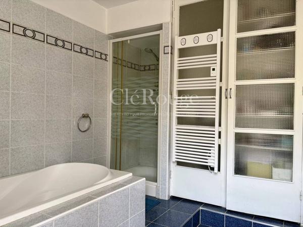 Élégante propriété de caractère avec appartement indépendant, piscine et vues dégagées