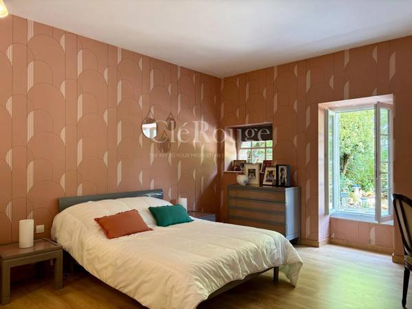 Élégante propriété de caractère avec appartement indépendant, piscine et vues dégagées