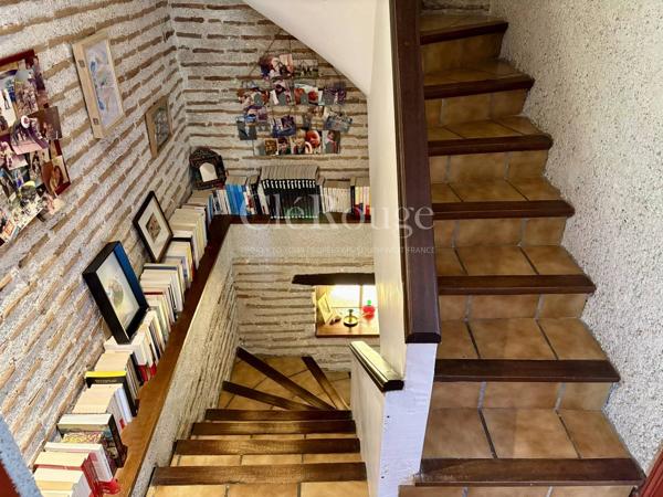 Élégante propriété de caractère avec appartement indépendant, piscine et vues dégagées