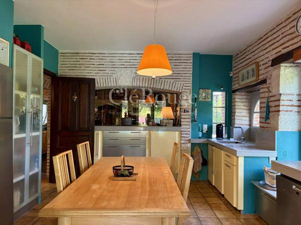 Élégante propriété de caractère avec appartement indépendant, piscine et vues dégagées