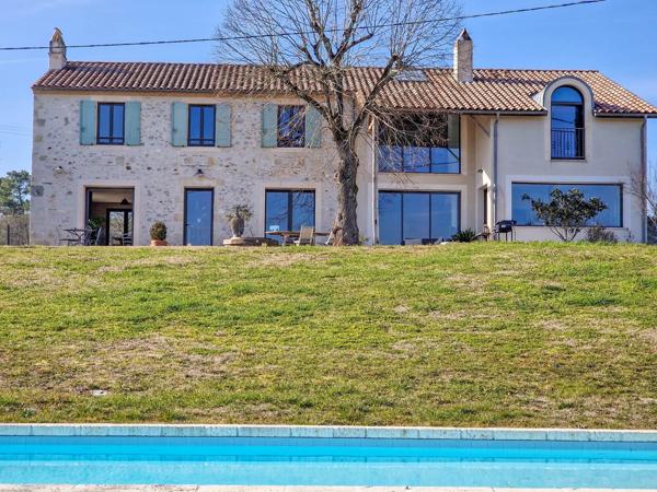 La ferme Woodland Valley View avec piscine et 11 hectares de terres de pâturage