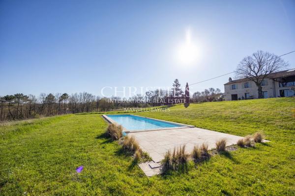 La ferme Woodland Valley View avec piscine et 11 hectares de terres de pâturage