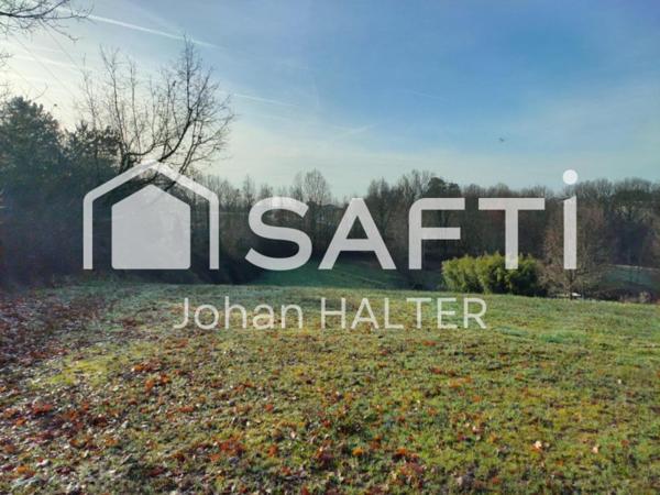 Terrain à bâtir de 2000 m² sur 4000 m² au total.