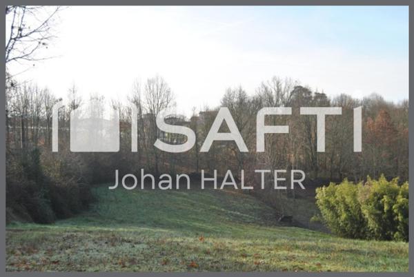 Terrain à bâtir de 2000 m² sur 4000 m² au total.