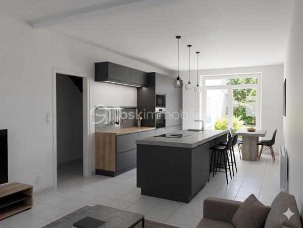 Emplacement idéal, vie à pied et potentiel évolutif !

Vous recherchez le parfait compromis entre la tranquillité d'une vie de village et la proximité immédiate des commodités ? Laissez-vous séduire par cette  maison de ville située au cœur de Saint-Germain-des-Prés.

Ici, tout est à portée de main : boulangerie, épicerie, bar-tabac, ainsi que les écoles (maternelle et élémentaire). Pour les plus grands, les transports scolaires et privés sont accessibles à pied. Une vraie vie de famille simplifiée au quotidien !
Les points forts du bien :
Beaux volumes : Une maison spacieuse et lumineuse répartie sur deux niveaux.

Vie de plain-pied possible : Rez-de-chaussée parfaitement aménagé avec chambre et salle de bain.

Confort urbain : Raccordée au tout-à-l'égout (assainissement collectif).

Extérieur : Un terrain agréable pour profiter des beaux jours en toute intimité.

Description du bien :
Au rez-de-chaussée :
L'entrée vous mène vers une vaste cuisine d'un côté et un salon séjour tout aussi spacieux de l'autre, parfaits pour recevoir. Une pièce de transition dessert une chambre , une salle de bain  et un WC séparé.

À l'étage :
L'espace nuit se compose de 4  chambres . Dans le prolongement, un  grenier offre un potentiel : vous pourrez facilement y créer deux pièces  selon vos besoins .

Le + "Projection" : Chauffage électrique performant. Pour vous aider à imaginer tout le potentiel de cette maison, des visuels d'aménagement virtuel (IA) ont été intégrés aux photos. Laissez vous inspirer !

Contactez moi !
Ne manquez pas cette opportunité , idéale pour une famille ou un projet de vie.
