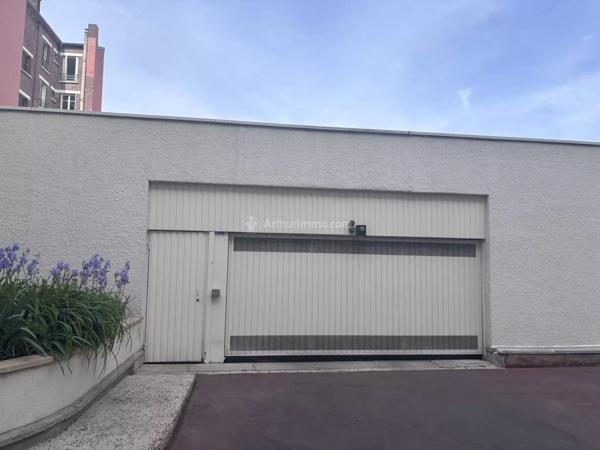 Location Parking 15 m2 à Asnières-sur-Seine