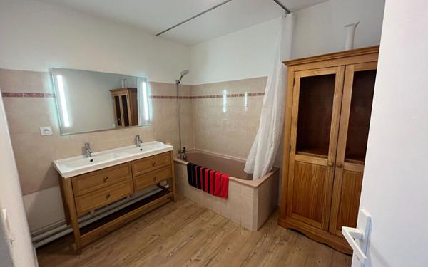 Appartement à louer    3 pièces •  Lyon 7