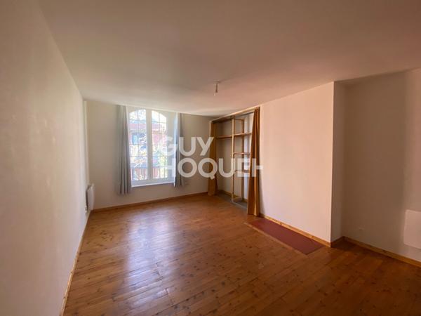 Appartement 2 pièce(s) + grenier aménageable!