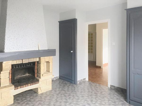 SAINTE SIGOLENE !Maison traditionnelle d'environ 130 m2 sur plus de 700m2 de terrain!