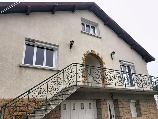 SAINTE SIGOLENE !Maison traditionnelle d'environ 130 m2 sur plus de 700m2 de terrain!