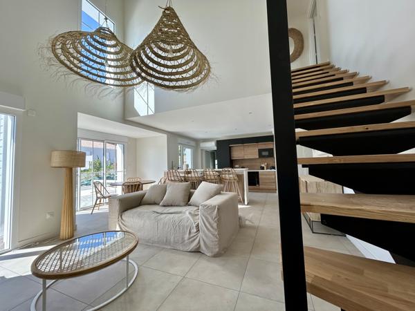 Maison
         5 pièces
        - 152 m² Bien prestige