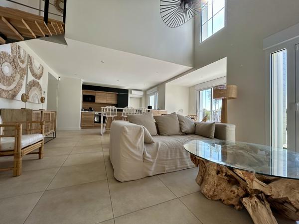 Maison
         5 pièces
        - 152 m² Bien prestige