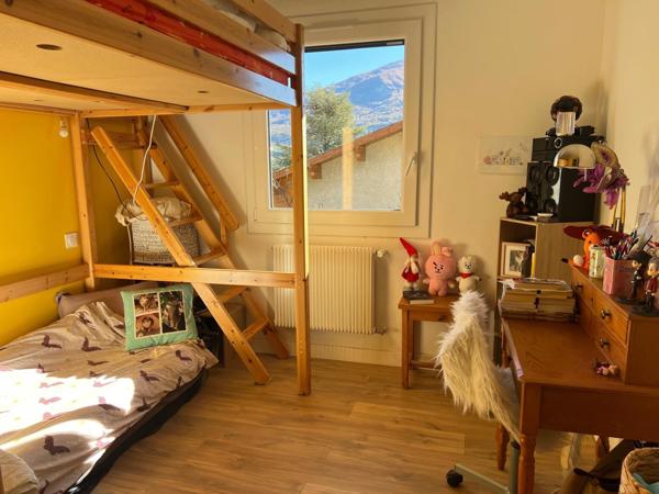 Jolie maison rénovée avec goût, à proximité des commodités