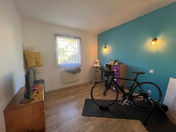 Jolie maison rénovée avec goût, à proximité des commodités