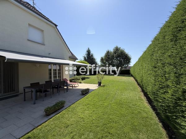 Maison
         5 pièces
        - 158 m² 586 500 € *