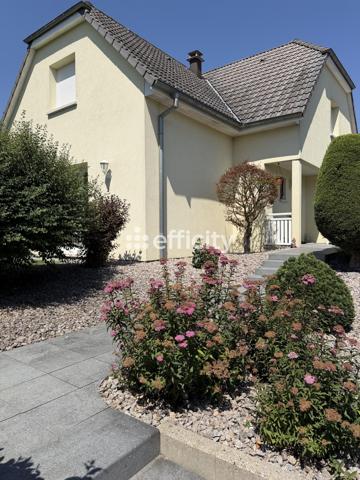 Maison
         5 pièces
        - 158 m² 586 500 € *