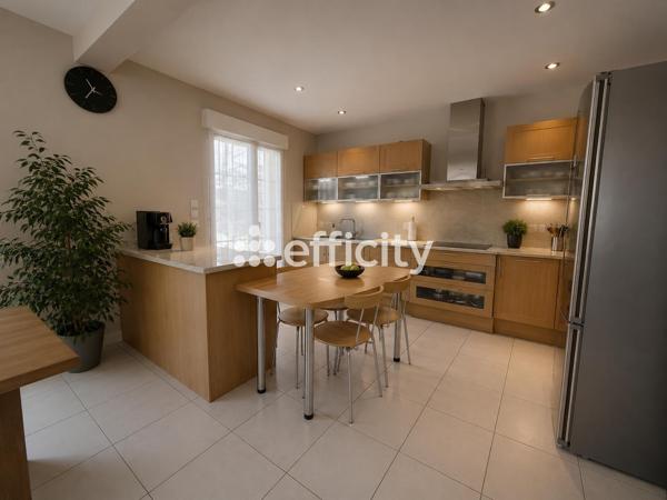 Maison
         5 pièces
        - 158 m² 586 500 € *
