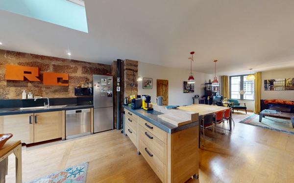 Maison à vendre    7 pièces •  Marcillac-Vallon